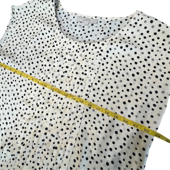 Loft, short sleeve blouse, top w/round square pattern pleating on front XL - Picture 10 of 10